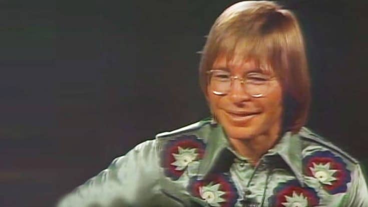 John Denver Mesmerizes Children With Stunning Performance Of ‘Silent Night’ | Country Music Videos