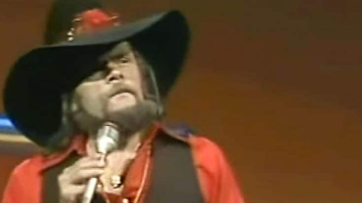 Johnny Paycheck Tells Boss To ‘Take This Job And Shove It’ | Country Music Videos