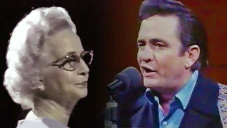 Johnny Cash Shares Precious Duet With His Mother, Singing “The Unclouded Day” | Country Music Videos