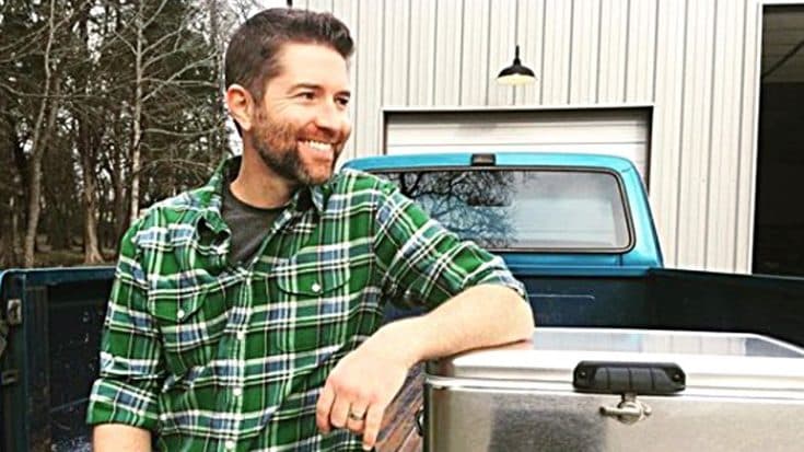 You’ll Be Stunned To See Josh Turner Sporting A Mini-Mullet | Country Music Videos