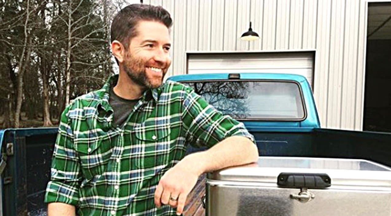 You’ll Be Stunned To See Josh Turner Sporting A Mini-Mullet | Country Music Videos