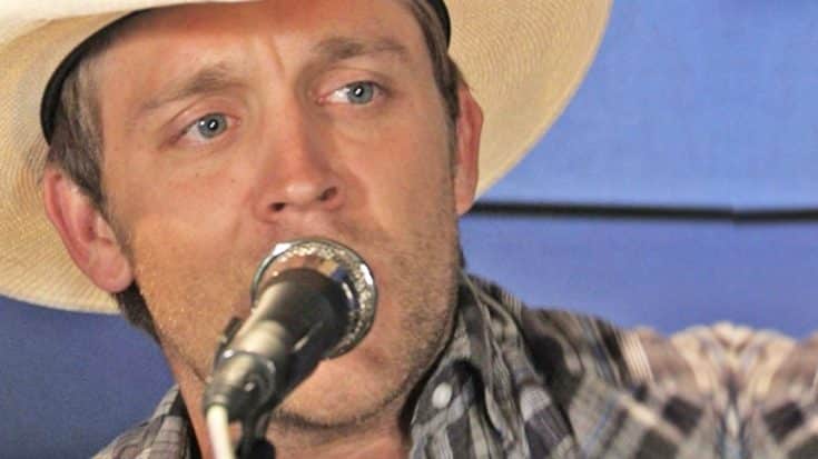 Justin Moore Breaks Down At Concert | Country Music Videos