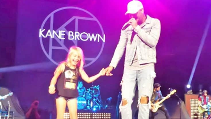 Kane Brown Twirls Adorable Little Girl Around Stage During ‘Whats Ifs’ | Country Music Videos