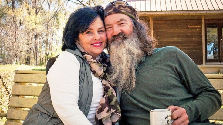 52 Years Later, Phil and Kay Robertson Reveal How They Make Their Love Last | Country Music Videos