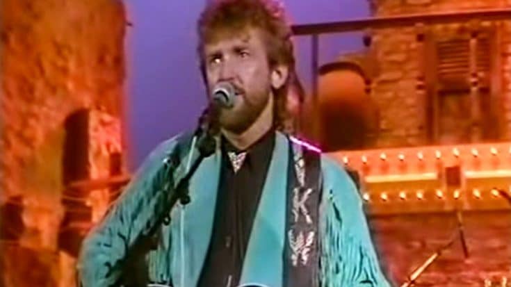Keith Whitley Performs ‘I’m No Stranger To The Rain’ At UK Festival In 1989 | Country Music Videos