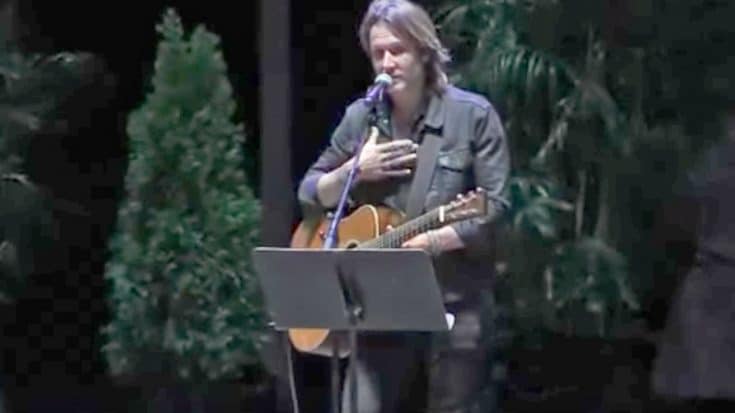 Heartbroken Keith Urban Honors Vegas Shooting Victims With ‘Bridge Over Troubled Water’ | Country Music Videos