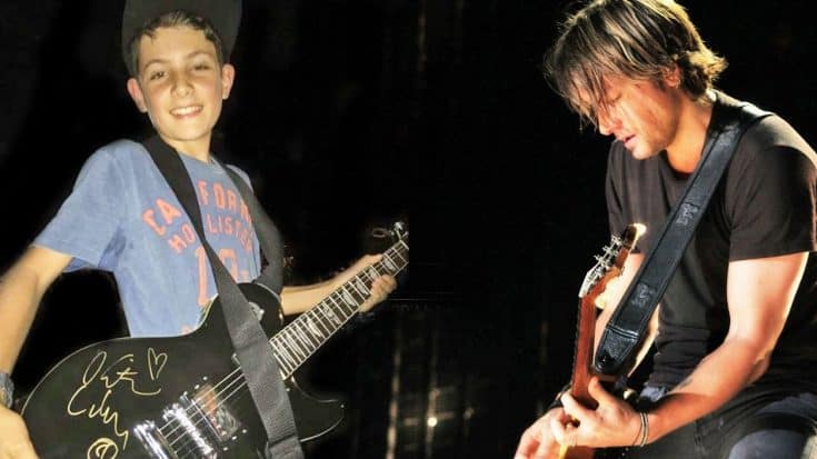 Keith Urban Gives Young Boy Guitar After Spotting His Sign In The Audience | Country Music Videos