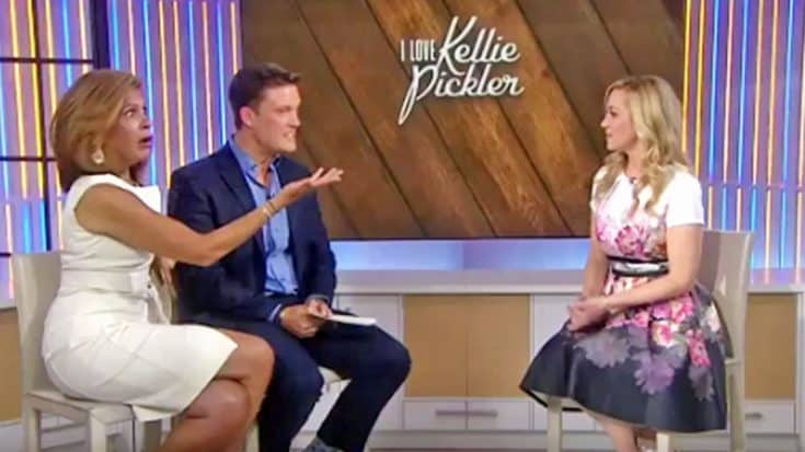 Kellie Pickler Has Hosts In Stitches As She Reveals Her Funny Accents | Country Music Videos