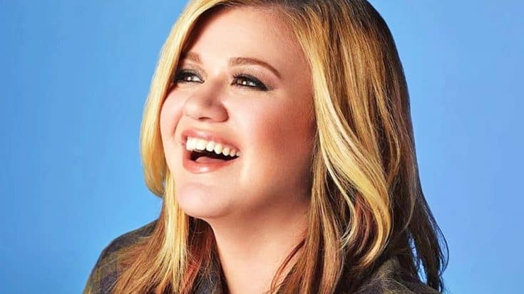 Kelly Clarkson Makes BIG Announcement Fans Have Been Waiting For | Country Music Videos