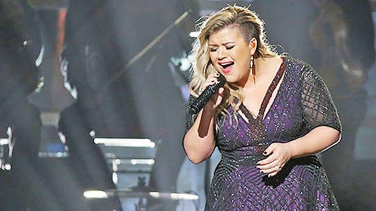 Kelly Clarkson’s Cover Of Miley Cyrus’ ‘Wrecking Ball’ Will Send Chills Down Your Spine | Country Music Videos