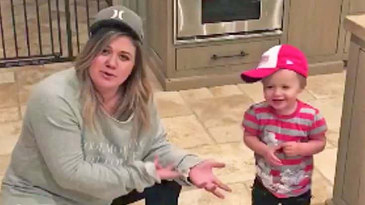 Kelly Clarkson And River Rose Perform Adorable Mother-Daughter Dance For A Good Cause | Country Music Videos