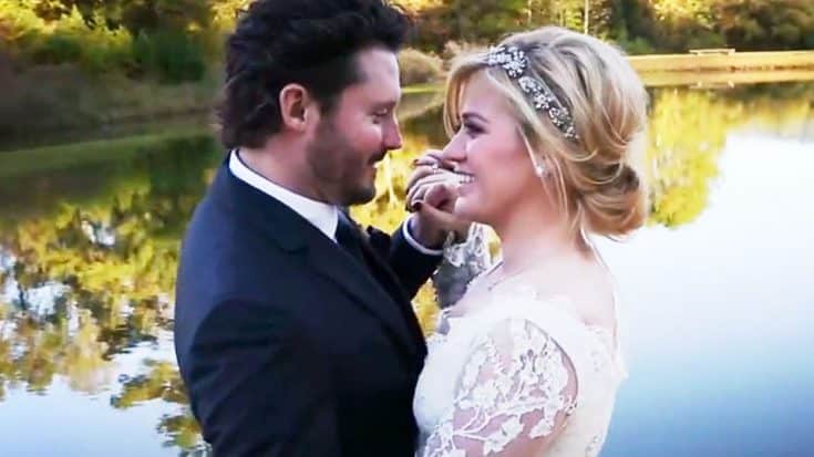 Kelly Clarkson Describes Her Love Story With Husband Brandon Blackstock | Country Music Videos