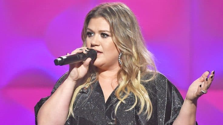 Kelly Clarkson Reveals Her Family Home Was Robbed | Country Music Videos