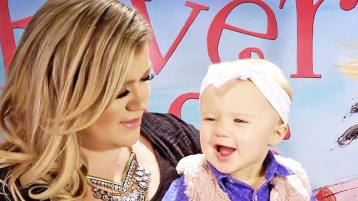 Kelly Clarkson Finally Reveals Huge Surprise Involving River Rose | Country Music Videos