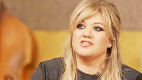How much does kelly clarkson make on the voice 2018 Kelly Clarkson Finally Reveals Why She Chose The Voice Over Idol Country Rebel