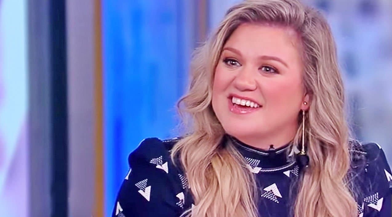 Kelly Clarkson Reveals If She Would Ever Get Pregnant Again | Country Music Videos