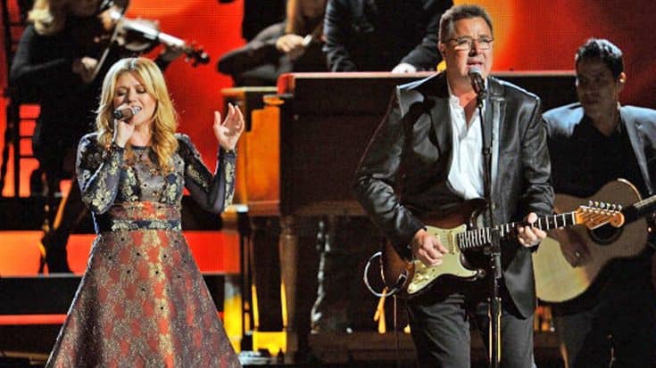 Kelly Clarkson & Vince Gill Dazzle The CMA Awards With Iconic Duet | Country Music Videos
