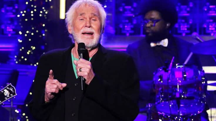 Kenny Rogers Sings About Love In Performance Of Chart-Topper ‘Lady’ | Country Music Videos