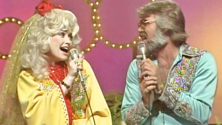Kenny & Dolly Tease Fans With Flirty Performance Of ‘Real Love’ | Country Music Videos