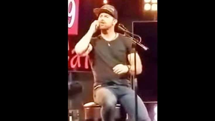 Country Singer Takes Fan’s Phone When She’s Spotted Texting The ENTIRE Show – You Won’t Believe This | Country Music Videos