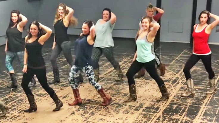 Boot Boogie Babes Get Down & Dirty On The Dance Floor To Sexy Line Dance | Country Music Videos