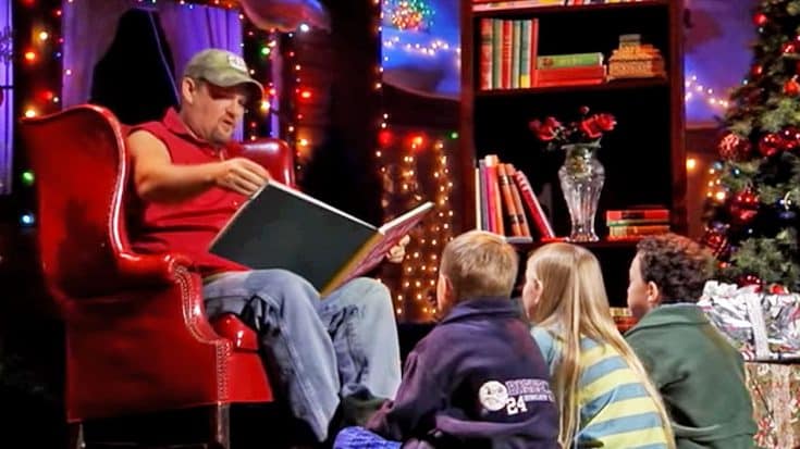 Larry The Cable Guy Brings The Laughter With ‘Politically Correct Night Before X-Mas’ | Country Music Videos