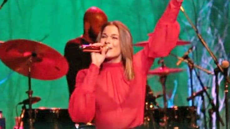 LeAnn Rimes Mixes Holiday Classics With Her Hit Song & The Result Is Spectacular | Country Music Videos