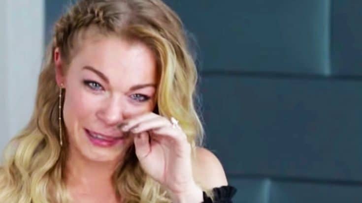 LeAnn Rimes Fails To Hold Back Tears While Talking About Someone Close To Her Heart | Country Music Videos