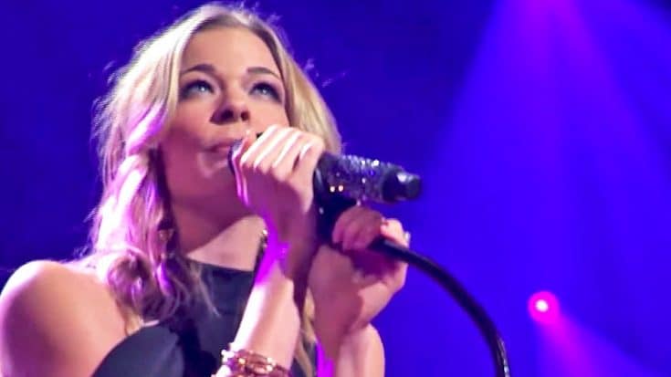 Tearful LeAnn Rimes Sings ‘He Stopped Loving Her Today’ In Heartbreaking Tribute | Country Music Videos