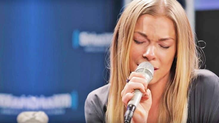 LeAnn Rimes Fights Back Tears During Jaw-Dropping ‘Hallelujah’ | Country Music Videos
