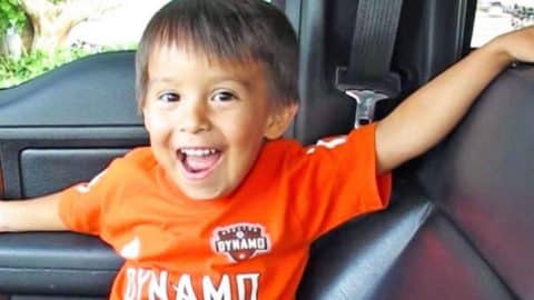 3-Year-Old Passionately Sings His Favorite Conway Twitty Song, And It’s Super Cute | Country Music Videos