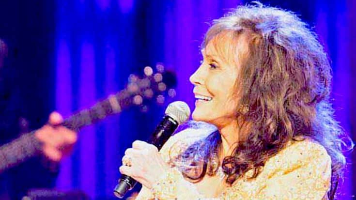 Loretta Lynn Blushes During Sweet Birthday Serenade From ‘Closest Friend In Country Music’ | Country Music Videos