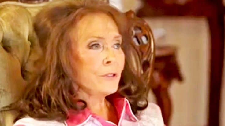 Loretta Lynn Plans To Someday Add Four New Verses To ‘Coal Miner’s Daughter’ | Country Music Videos