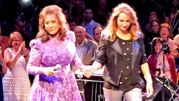 Loretta Lynn Moves Her Daughter To Tears During Filming Of Documentary | Country Music Videos