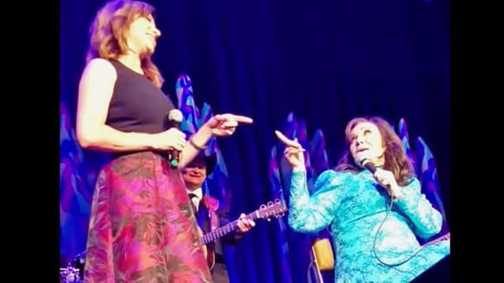 Martina McBride & Loretta Lynn Sing “You Ain’t Woman Enough” Duet At Ryman In 2017 | Country Music Videos