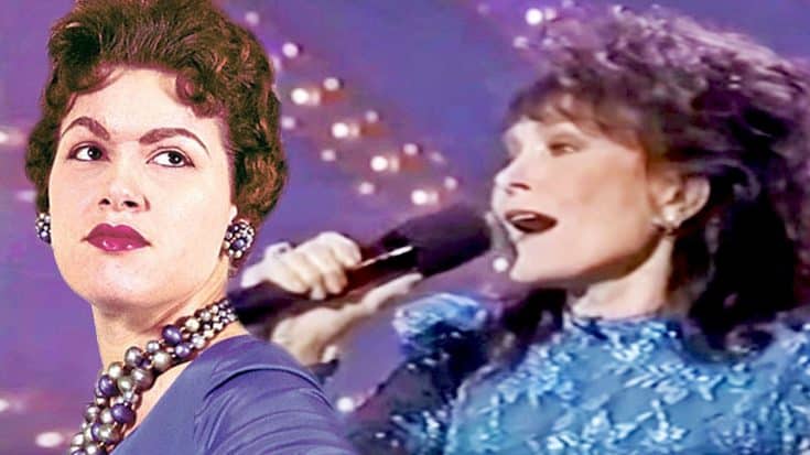 Loretta Lynn Sparkles In Brilliant ‘I Fall To Pieces’ Tribute To Patsy Cline | Country Music Videos