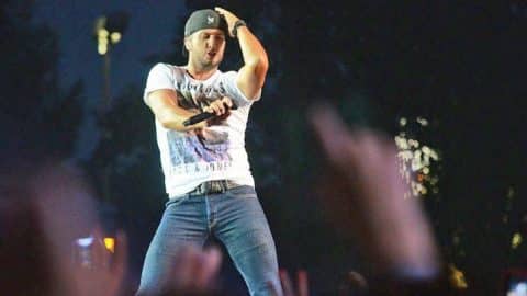 12 Of Luke Bryan’s All-Time Best Booty Shakes | Country Music Videos
