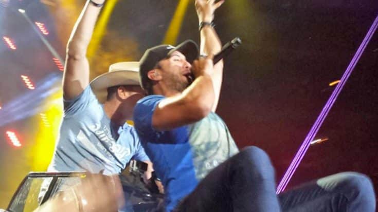 You’ll Never Believe How Luke Bryan Gets Around The Stage! | Country Music Videos