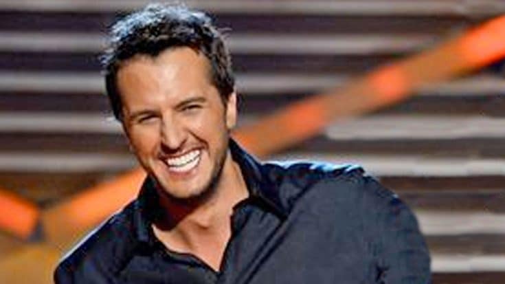 Luke Bryan Wore A Disguise On Stage And Little Big Town Couldn’t Keep It Together | Country Music Videos