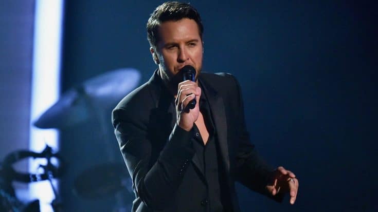 Luke Bryan Delivers Stunning Tribute At Grammy Awards | Country Music Videos