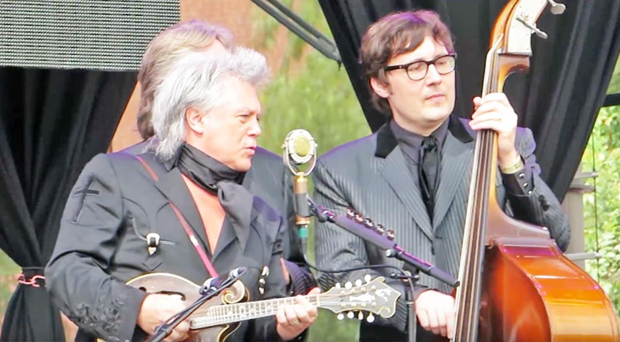 Marty Stuart Brings Us Back With Cover Of Marty Robbins’ ‘El Paso’ | Country Music Videos