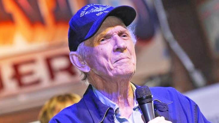 Mel Tillis’ Publicist Issues Statement On His Condition | Country Music Videos