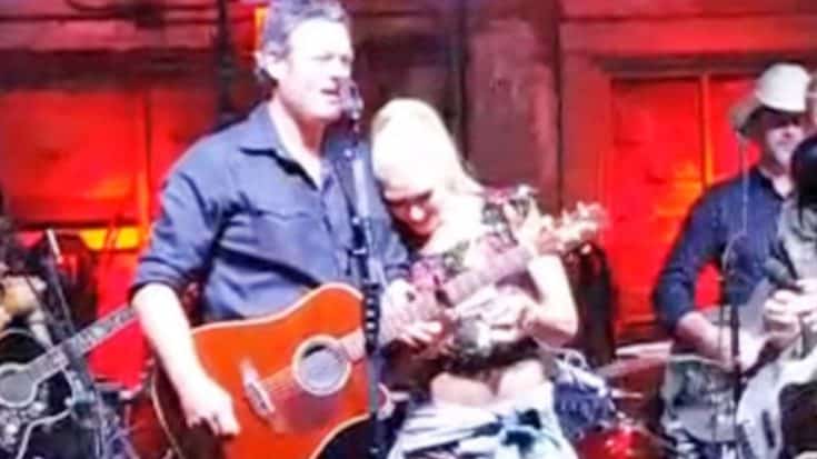 Gwen’s Reaction To Blake Shelton Talking About Them ‘Messing Around’ Is Priceless | Country Music Videos
