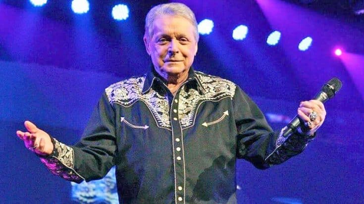 Mickey Gilley Gives Fans An Update On His Health | Country Music Videos