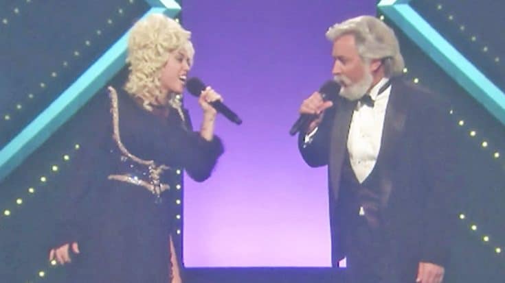 Jimmy Fallon And Miley Cyrus Dress Up As Kenny & Dolly For ‘Islands In The Stream’ Duet | Country Music Videos