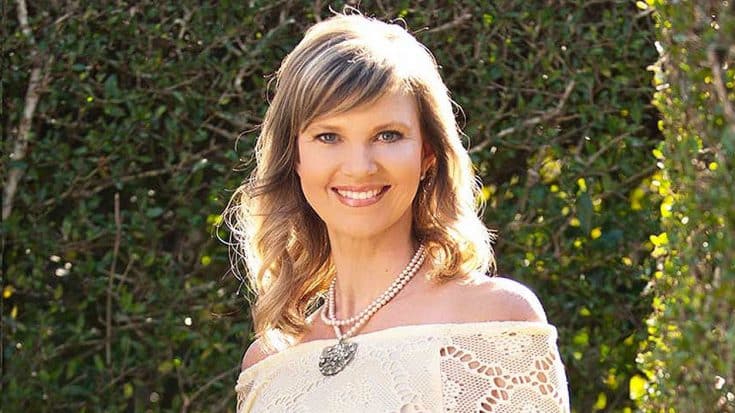 Missy Robertson Reveals How A Haircut Changed A Family Member’s World | Country Music Videos