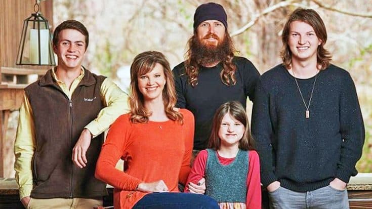 Missy Robertson Says Daughter Mia Helped Make Them ‘A Better Family’ | Country Music Videos