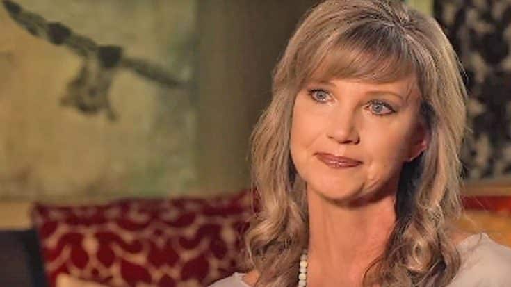 Missy Robertson Asks Fans For Prayers | Country Music Videos