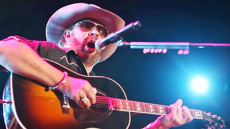Hank Jr. Sings Waylon Jennings’ ‘Lonesome, On’ry And Mean’ During 2016 Concert | Country Music Videos