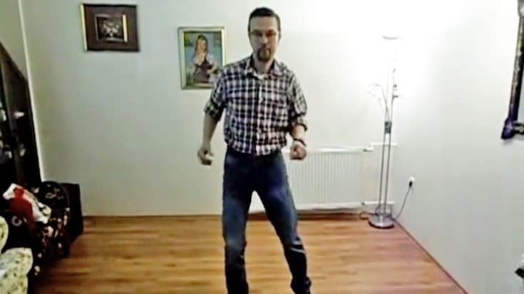 Cowboy Shares Solo Line Dance To Conway Twitty’s ‘Tight Fittin’ Jeans’ | Country Music Videos